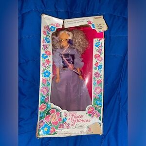 Flower Princess Lisette 
Montgomery Ward 
Vintage
48-10595 in box